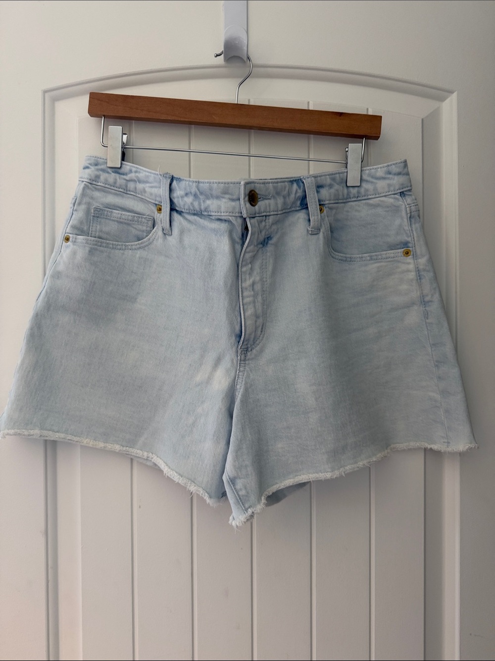 Universal Thread Light Blue Denim Frayed Hem Shorts
